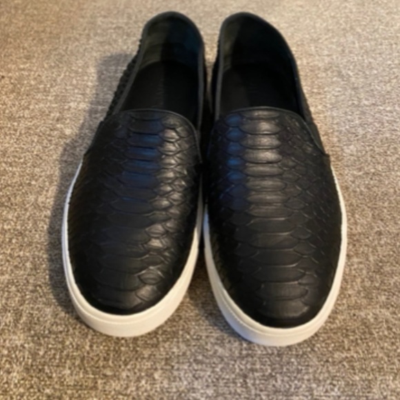 VINCE Berlin Python Embossed Slip-On Sneaker LIKE NEW - Picture 10 of 14